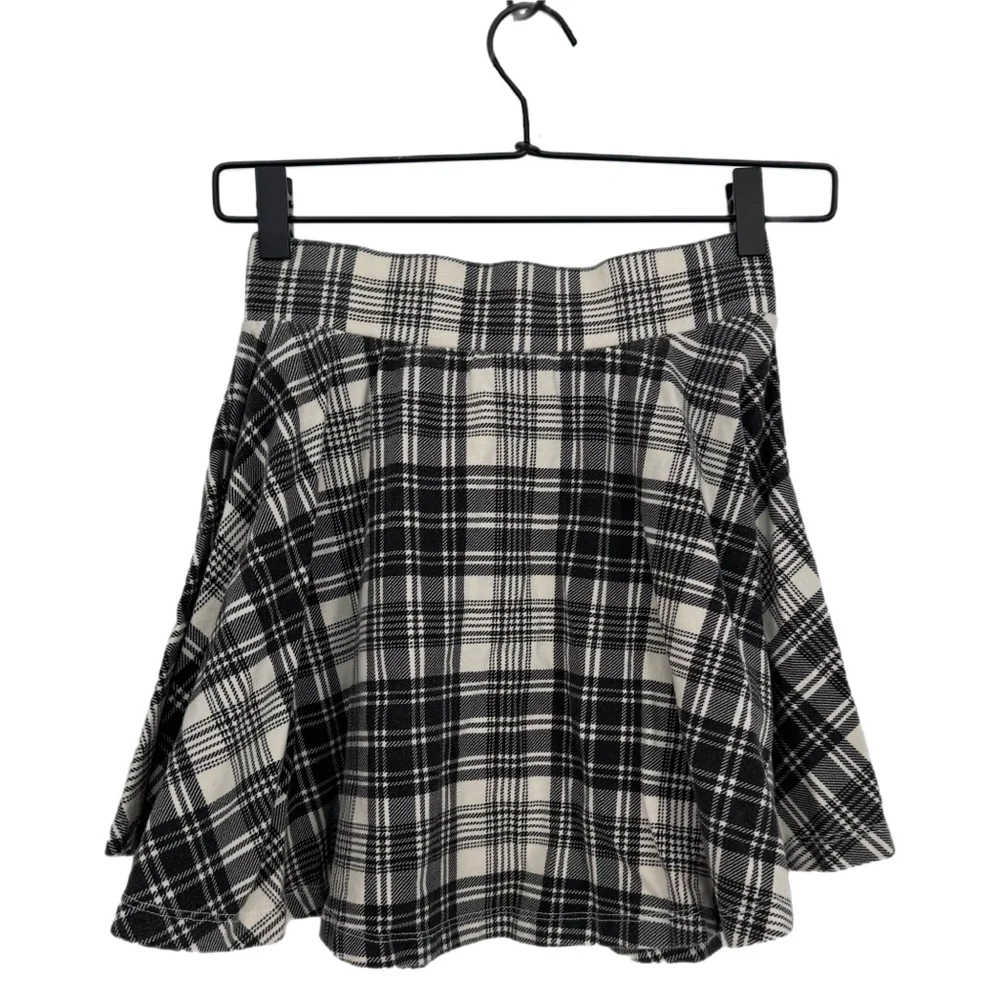 Girls’ Nordstrom Black & Ivory Plaid Organic Cotton Skater Skirt Size L 10/12